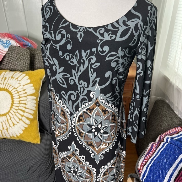 Lucy & Laurel Sheath Dress Womens Black Blue White Stretch Bell Sleeve D6-20 - Picture 2 of 8